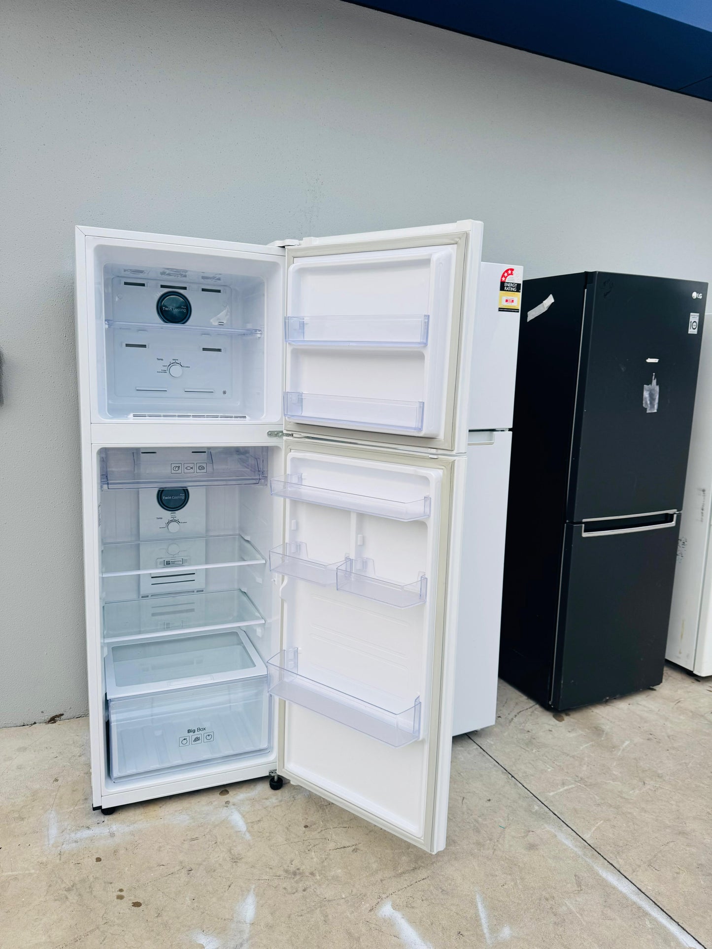 SAMSUNG 343 LITRES FRIDGE FREEZER