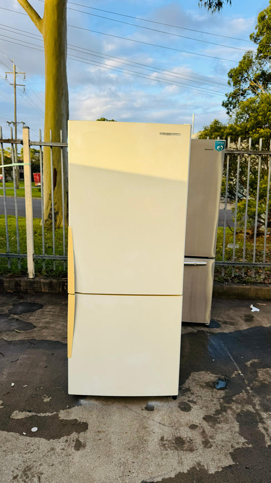 WESTINGHOUSE 380 LITRES FRIDGE FREEZER