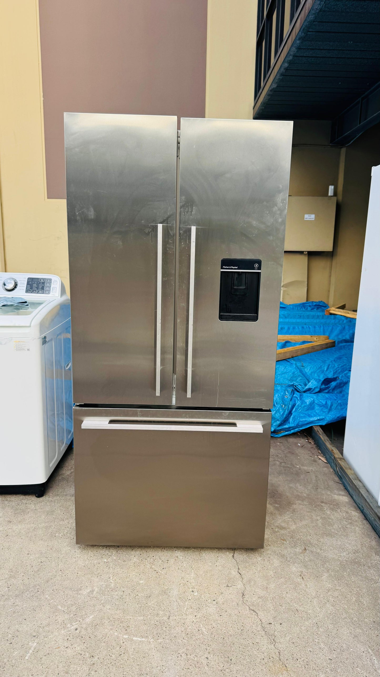 FISHER AND PAYKEL 519 LITRES FRIDGE FREEZER