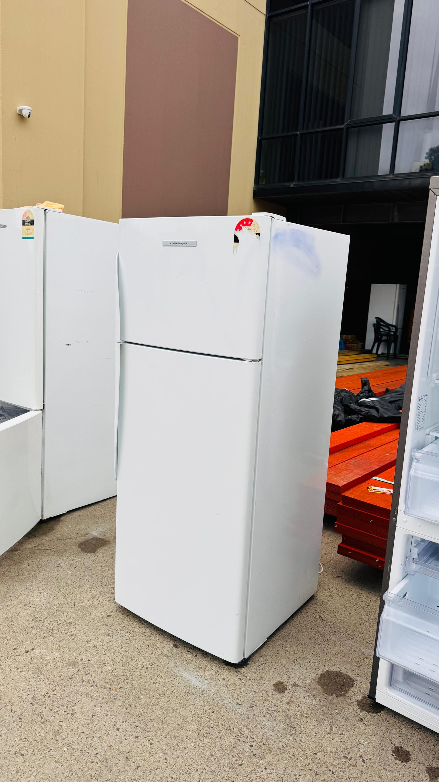 FISHER AND PAYKEL 380 LITRES FRIDGE FREEZER