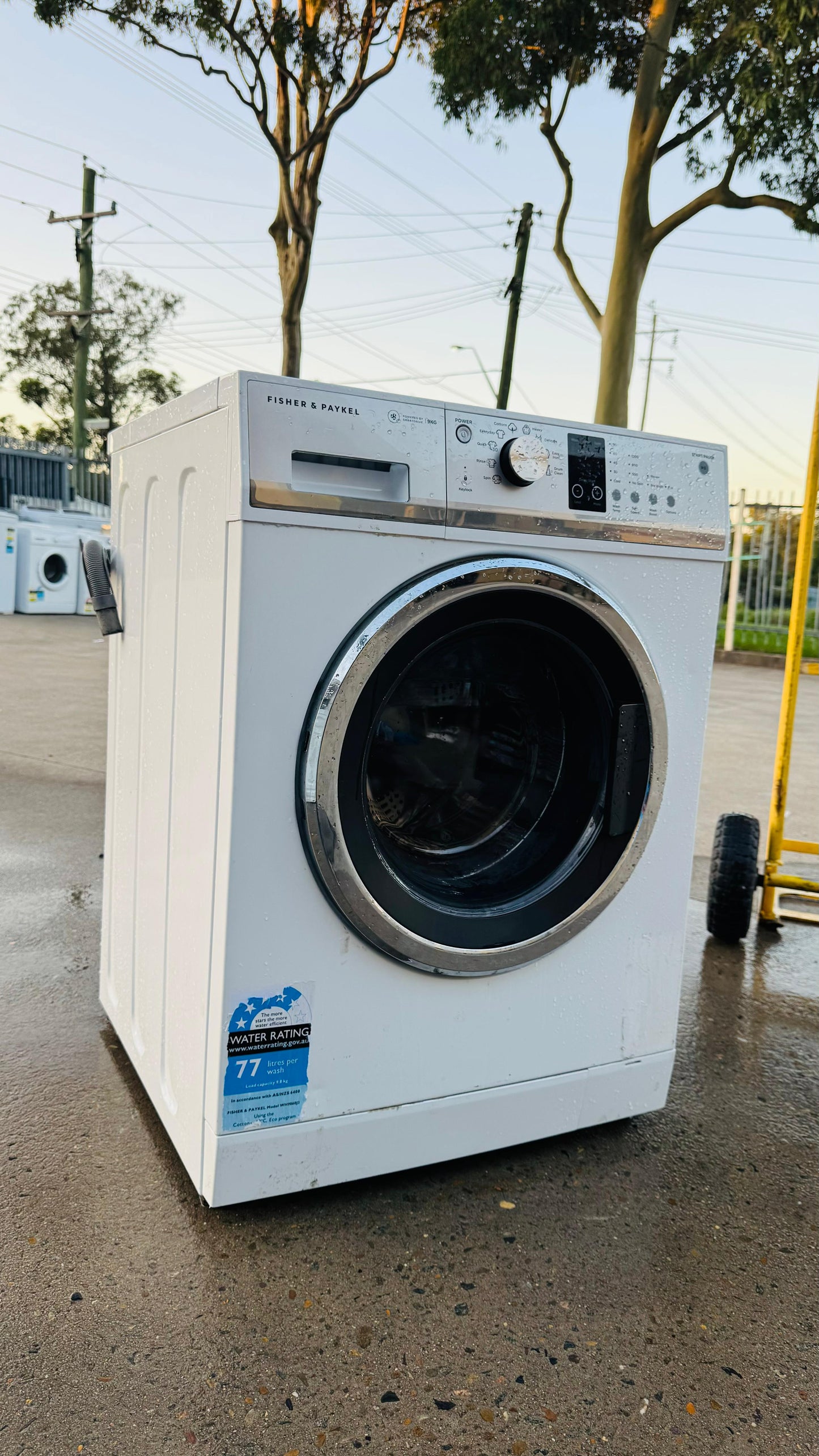 FISHER AND PAYKEL 9KGS FRONT LOADER WASHING MACHINE