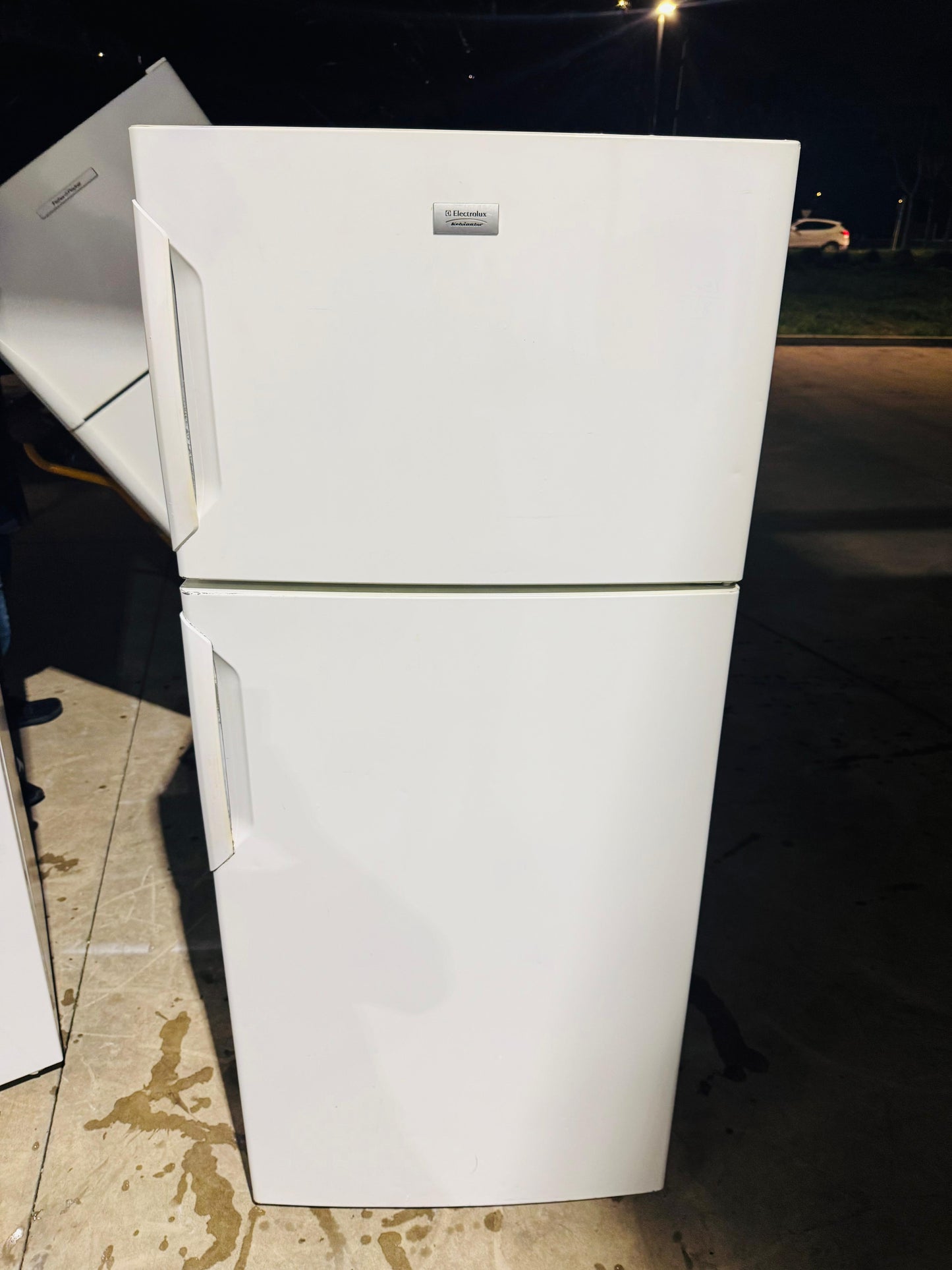 ELECTROLUX 416 LITRES FRIDGE FREEZER