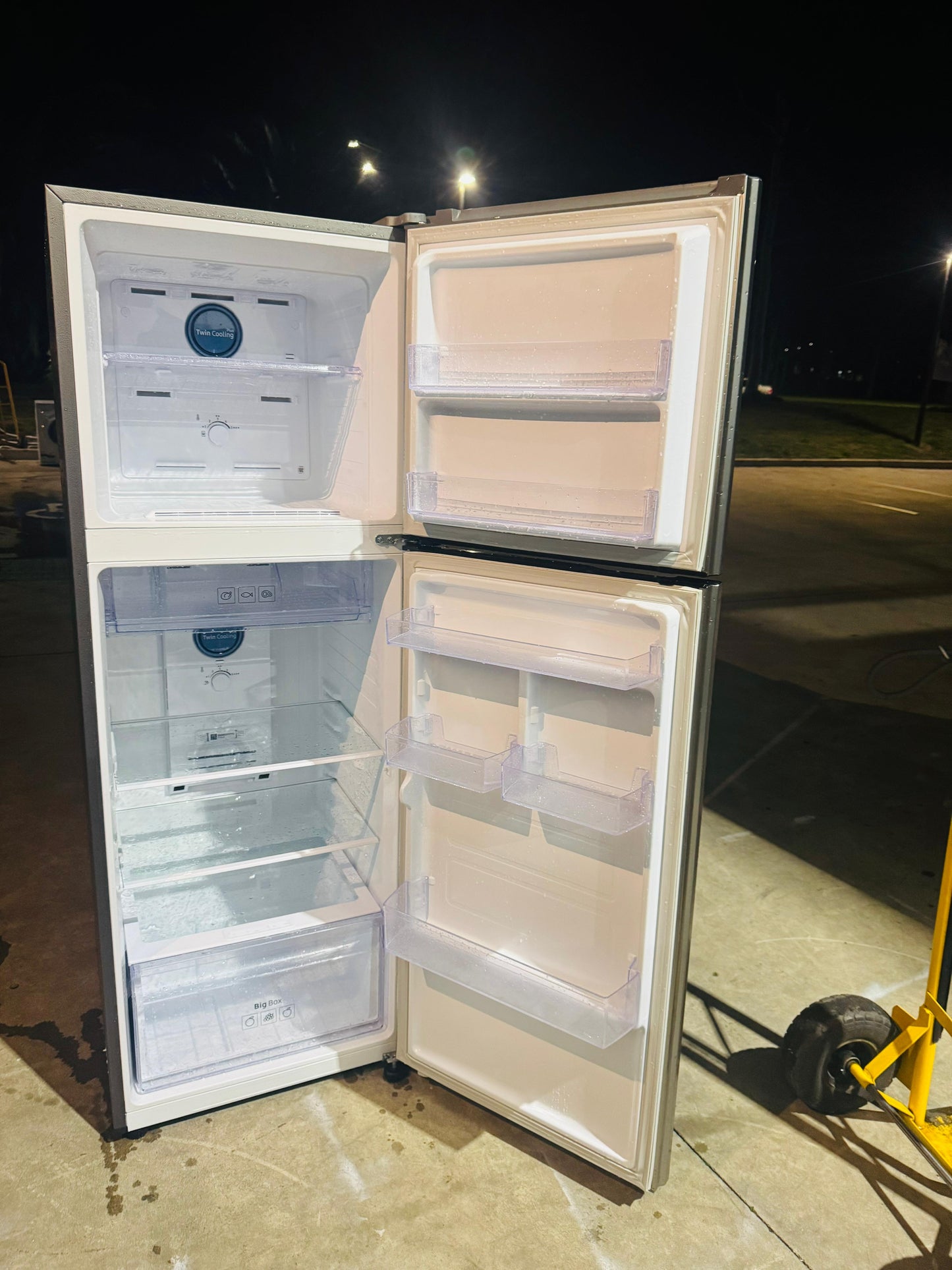 SAMSUNG 343 LITRES FRIDGE FREEZER