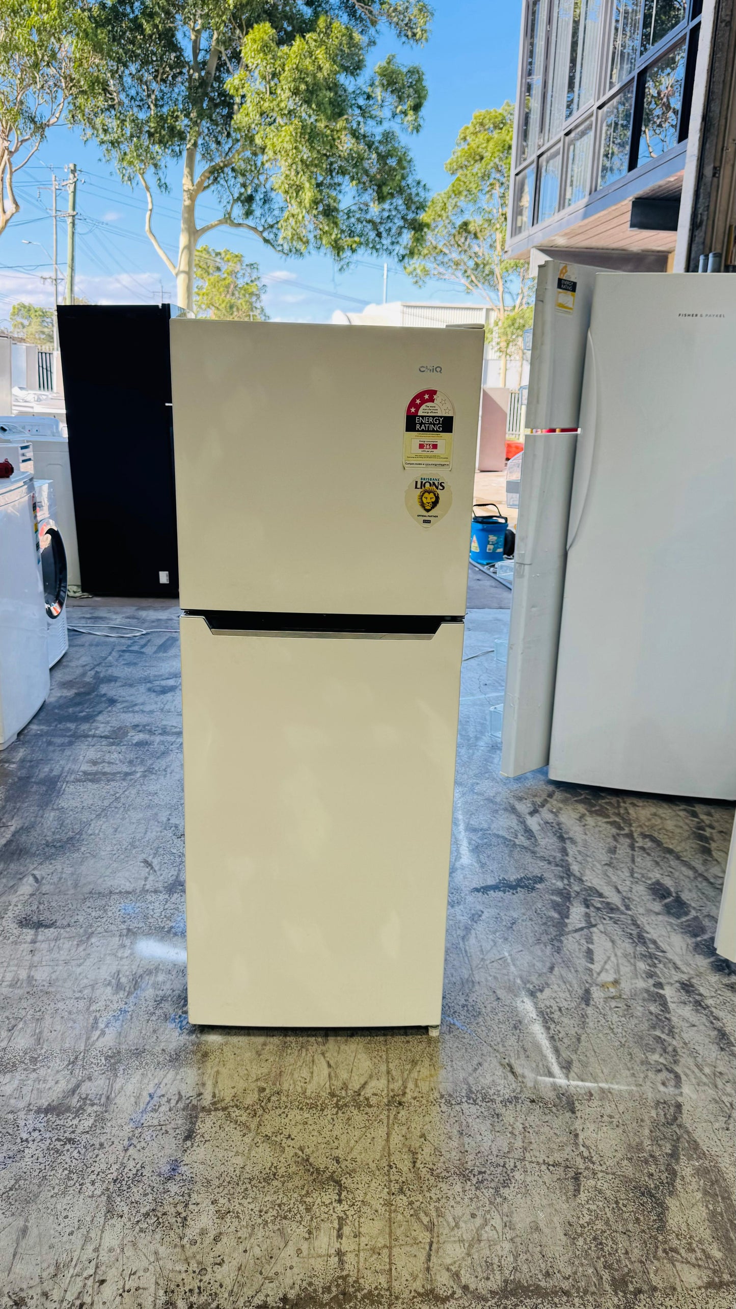 CHIQ 216 LITRES FRIDGE FREEZER