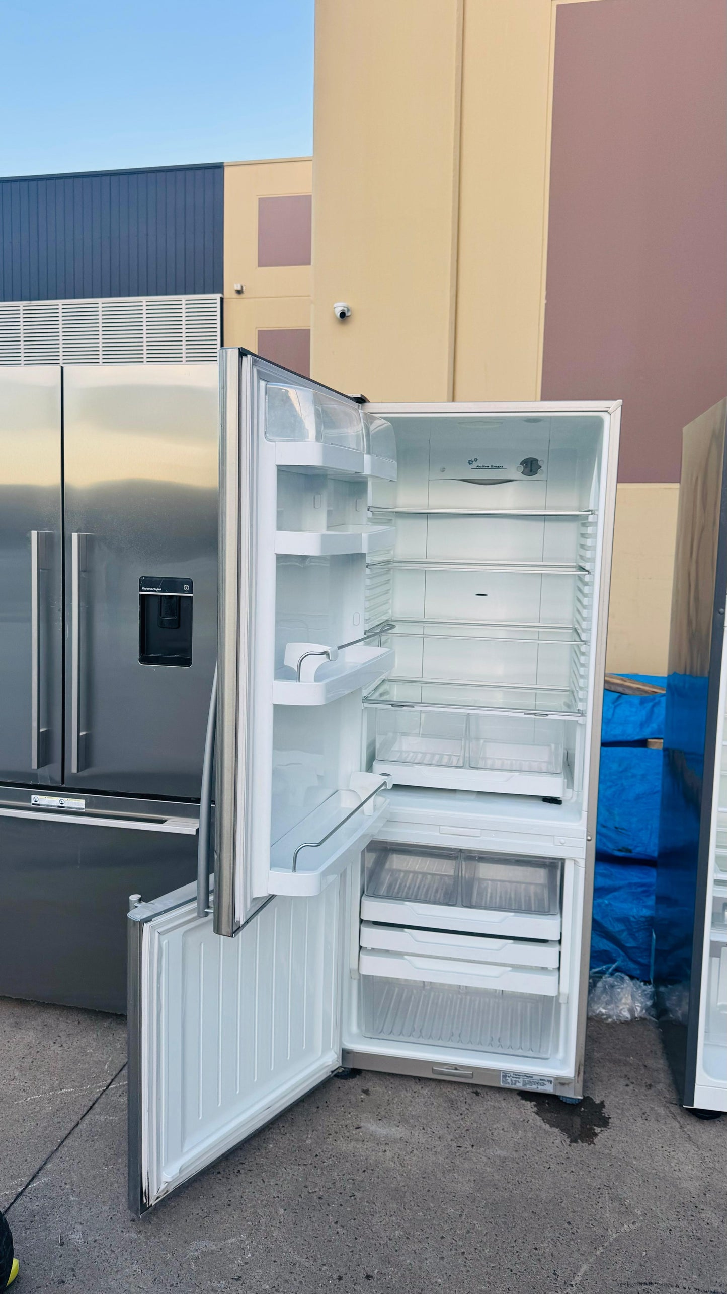 FISHER AND PAYKEL 403 LITRES FRIDGE FREEZER