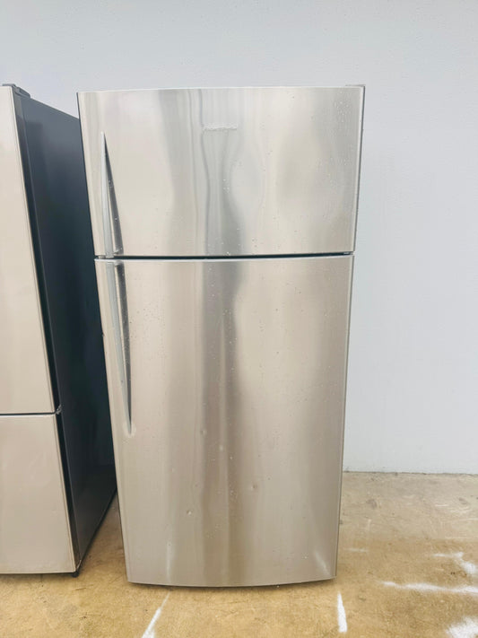 FISHER AND PAYKEL 519 LITRES FRIDGE FREEZER