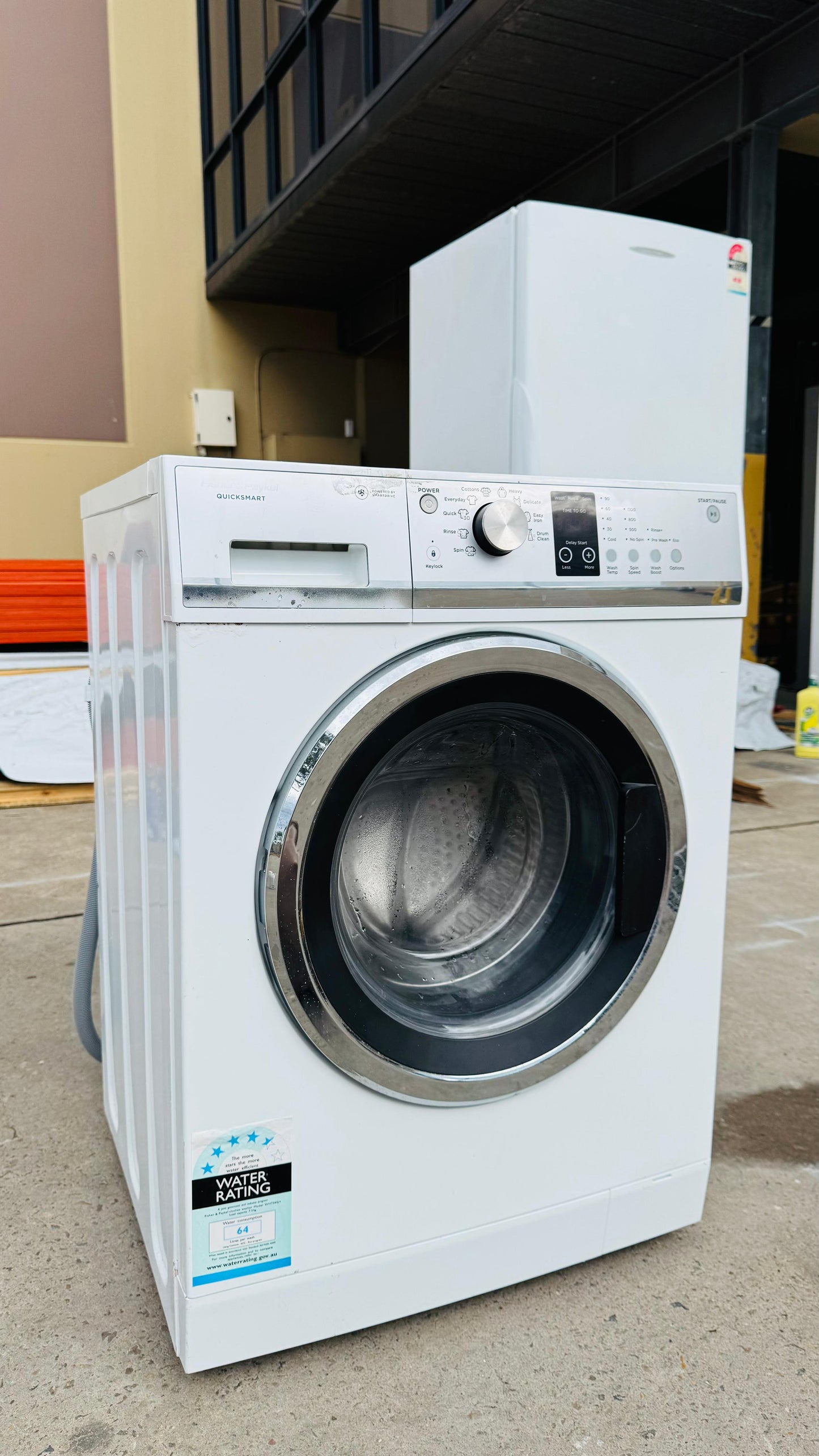 FISHER AND PAYKEL 7.5KGS FRONT LOADER WASHING MACHINE