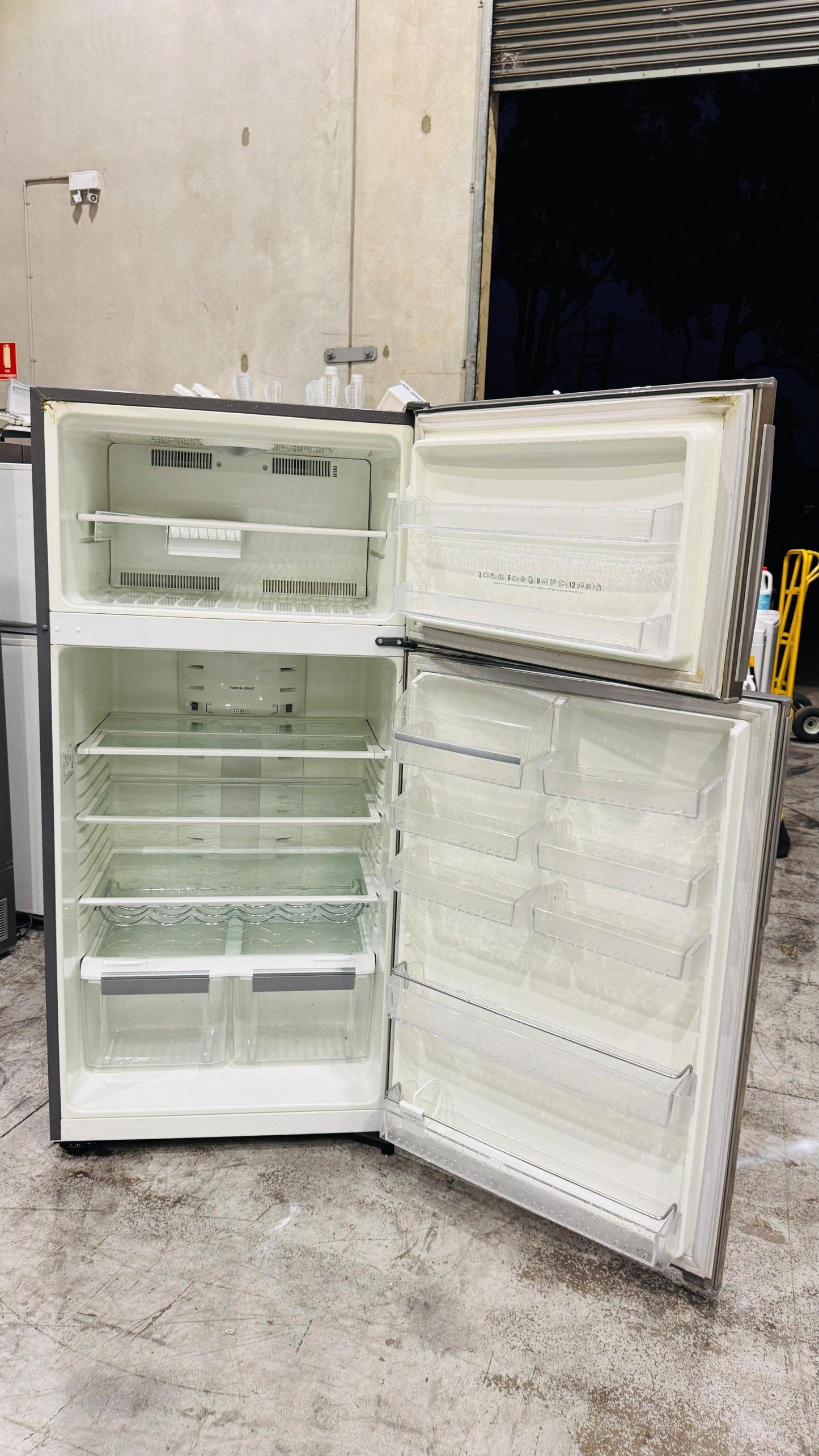 ELECTROLUX 520 LITRES FRIDGE FREEZER