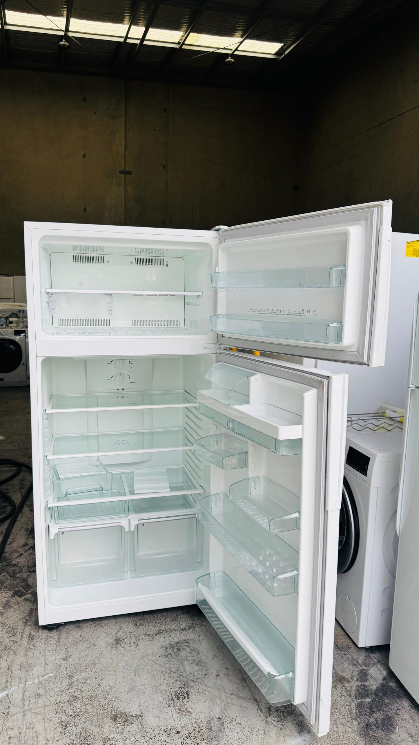 WESTINGHOUSE 520 LITRES FRIDGE FREEZER