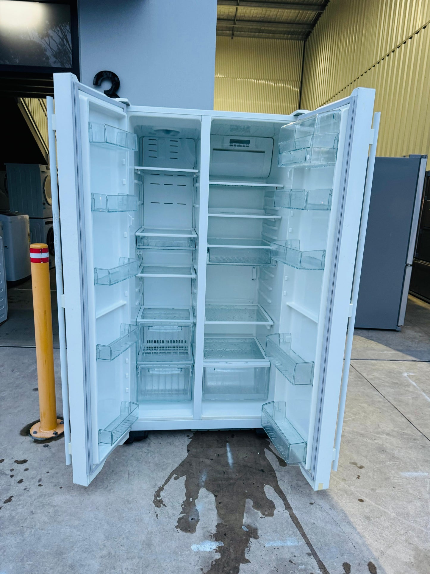 WESTING HOUSE SIDE BY SIDE 606 LITRES FRIDGE FREEZER