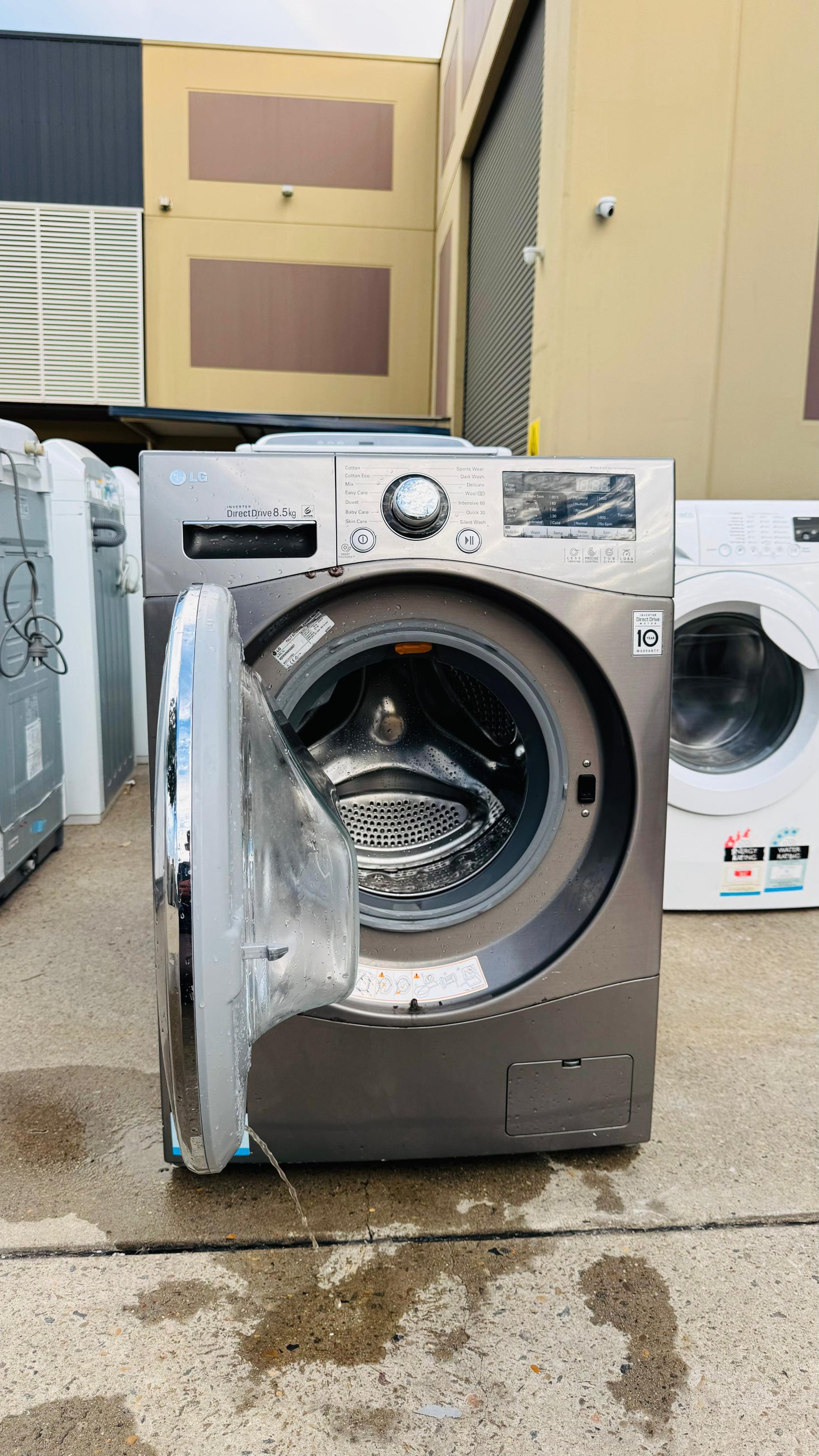 SAMSUNG 8.5KGS FRONT LOADER WASHING MACHINE