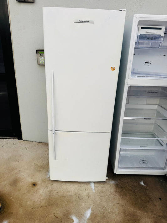 FISHER AND PAYKEL 403 LITRES FRIDGE FREEZER
