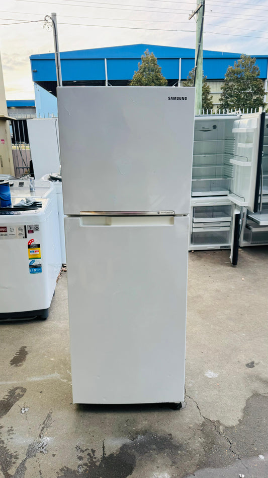 SAMSUNG 318 LITRES FRIDGE FREEZER