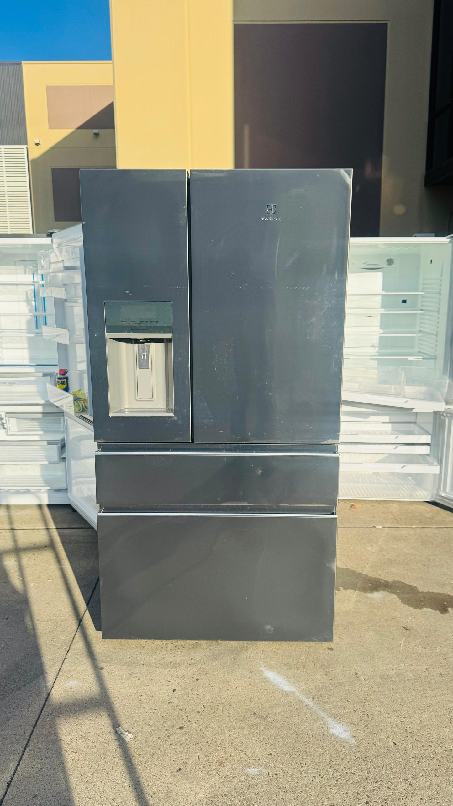 ELECTROLUX FRENCH DOOR 681 LITRES FRIDGE FREEZER