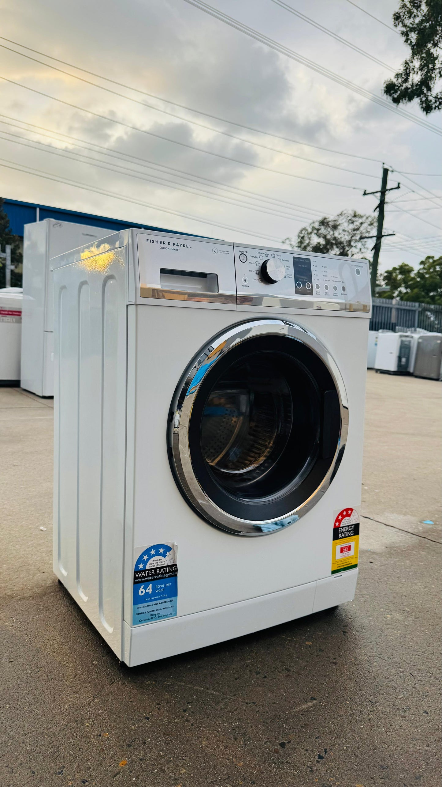 FISHER AND PAYKEL 7.5KGS FRONT LOADER WASHING MACHINE