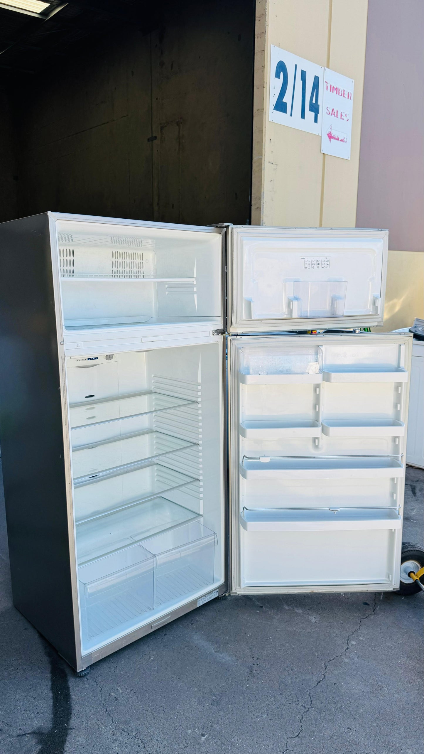 FISHER AND PAYKEL 517 LITRES FRIDGE FREEZER