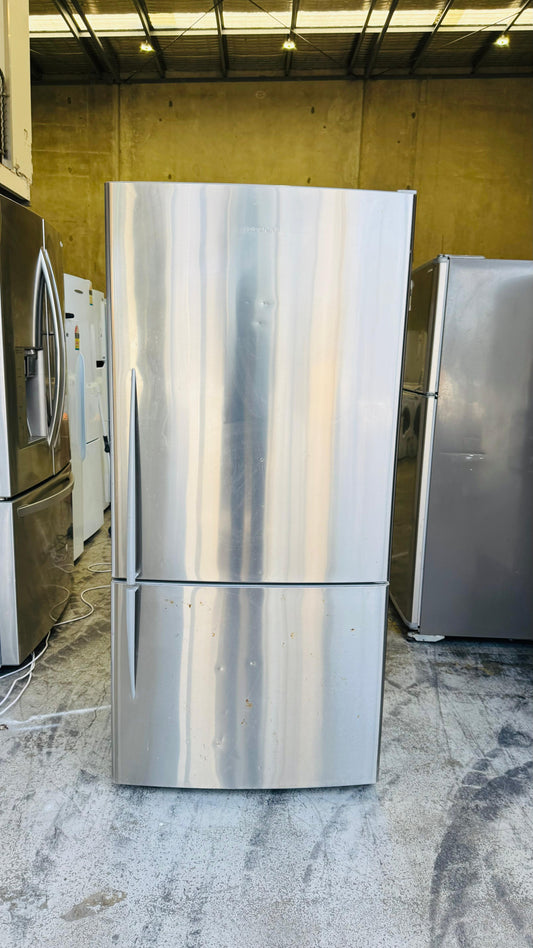 FISHER AND PAYKEL 519 LITRES FRIDGE FREEZER