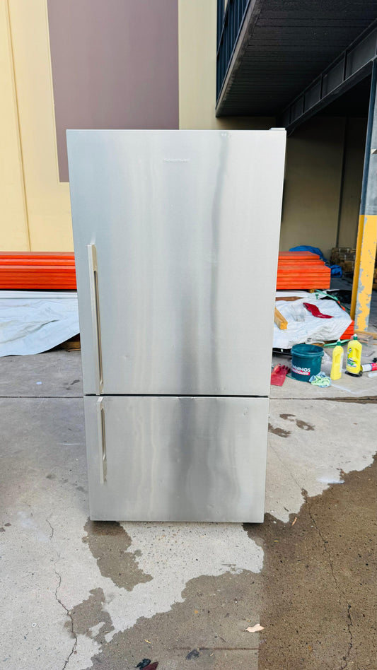 FISHER AND PAYKEL 519 LITRES FRIDGE FREEZER