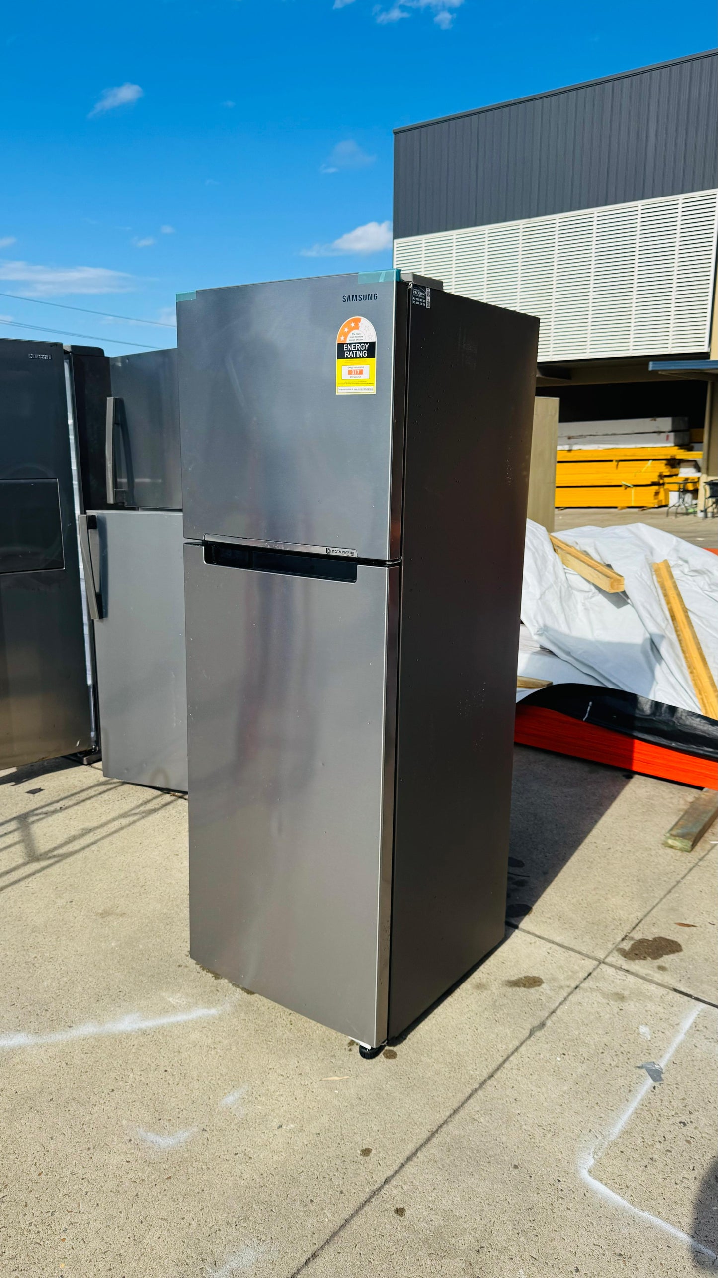 SAMSUNG 343 LITRES FRIDGE FREEZER