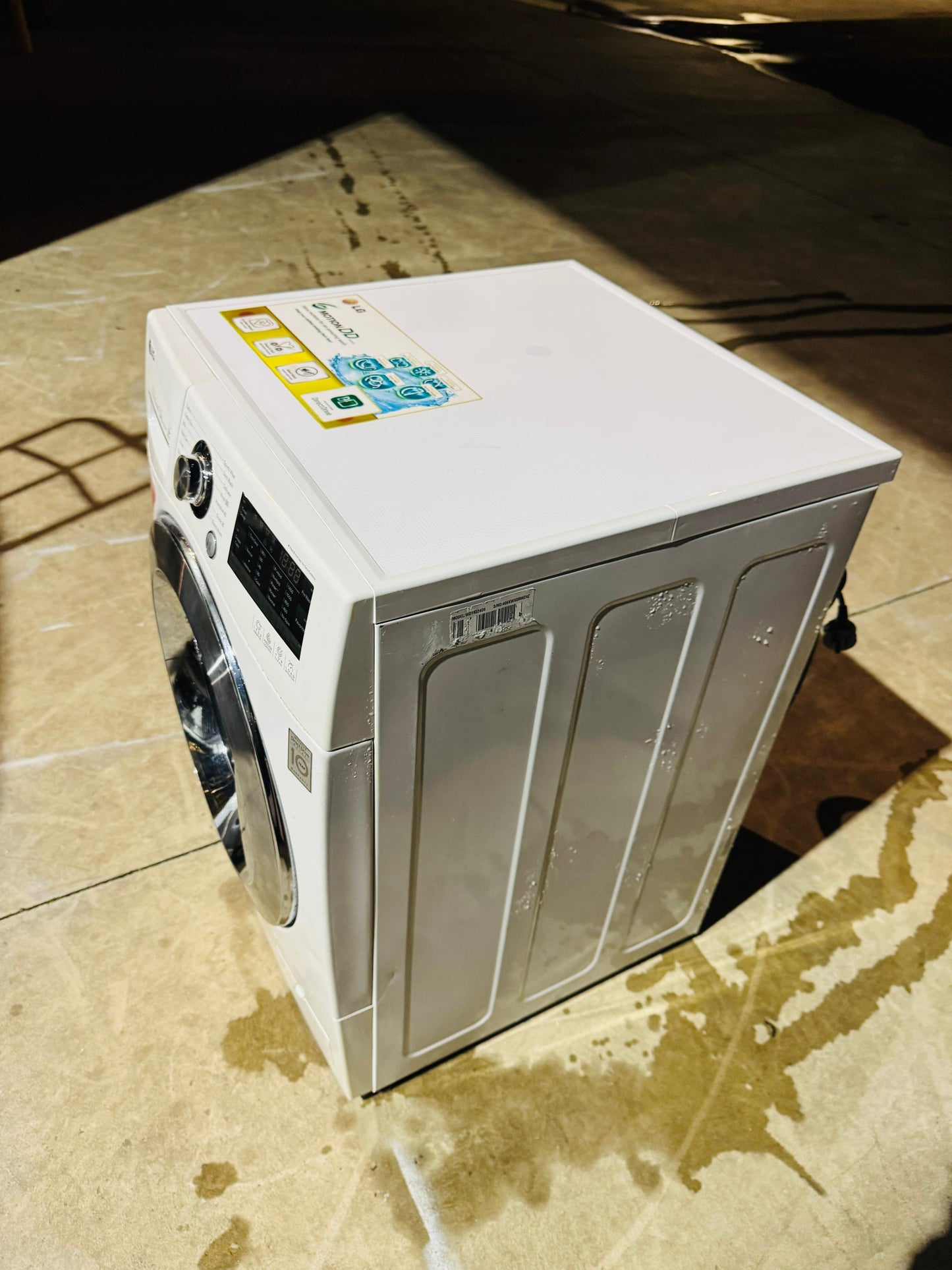 LG 7.5KGS FRONT LOADER WASHING MACHINE