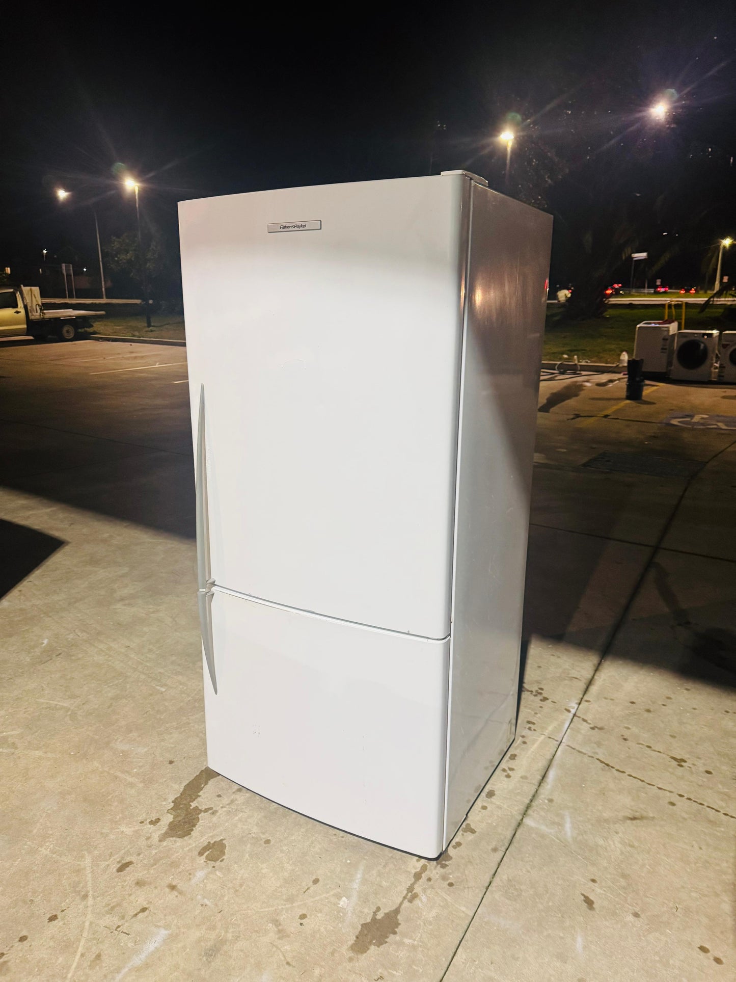 FISHER AND PAYKEL 519 LITRES FRIDGE FREEZER