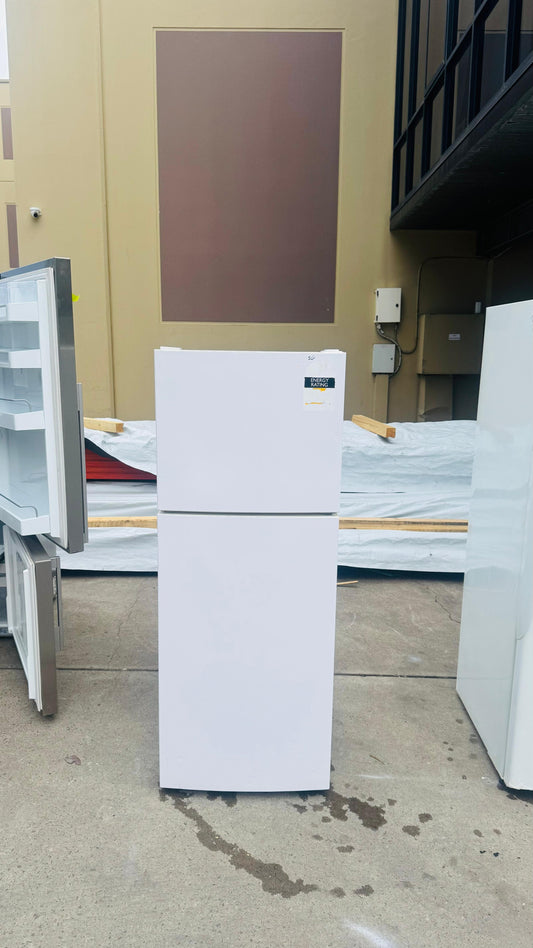 HAIER 224 LITRES FRIDGE FREEZER
