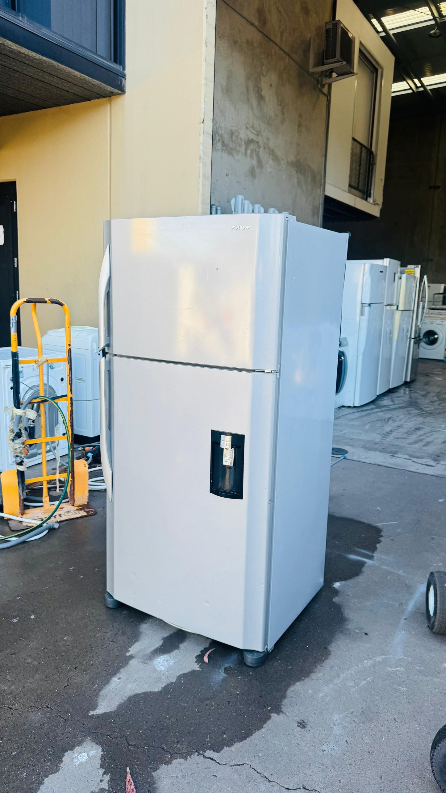 SHARP 555 LITRES FRIDGE FREEZER