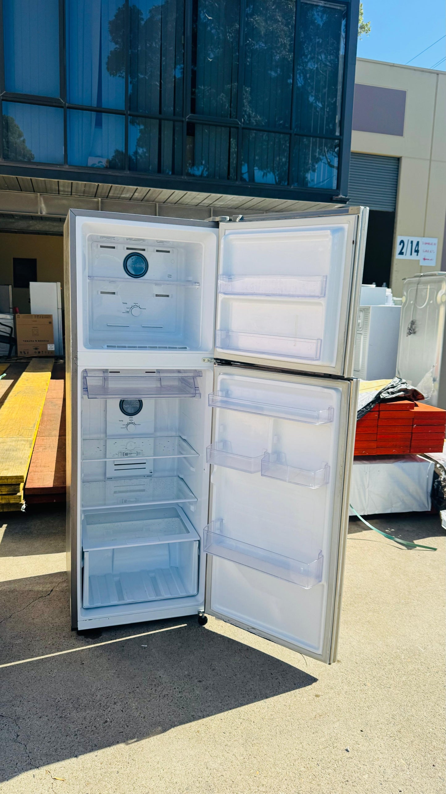 SAMSUNG 343 LITRES FRIDGE FREEZER