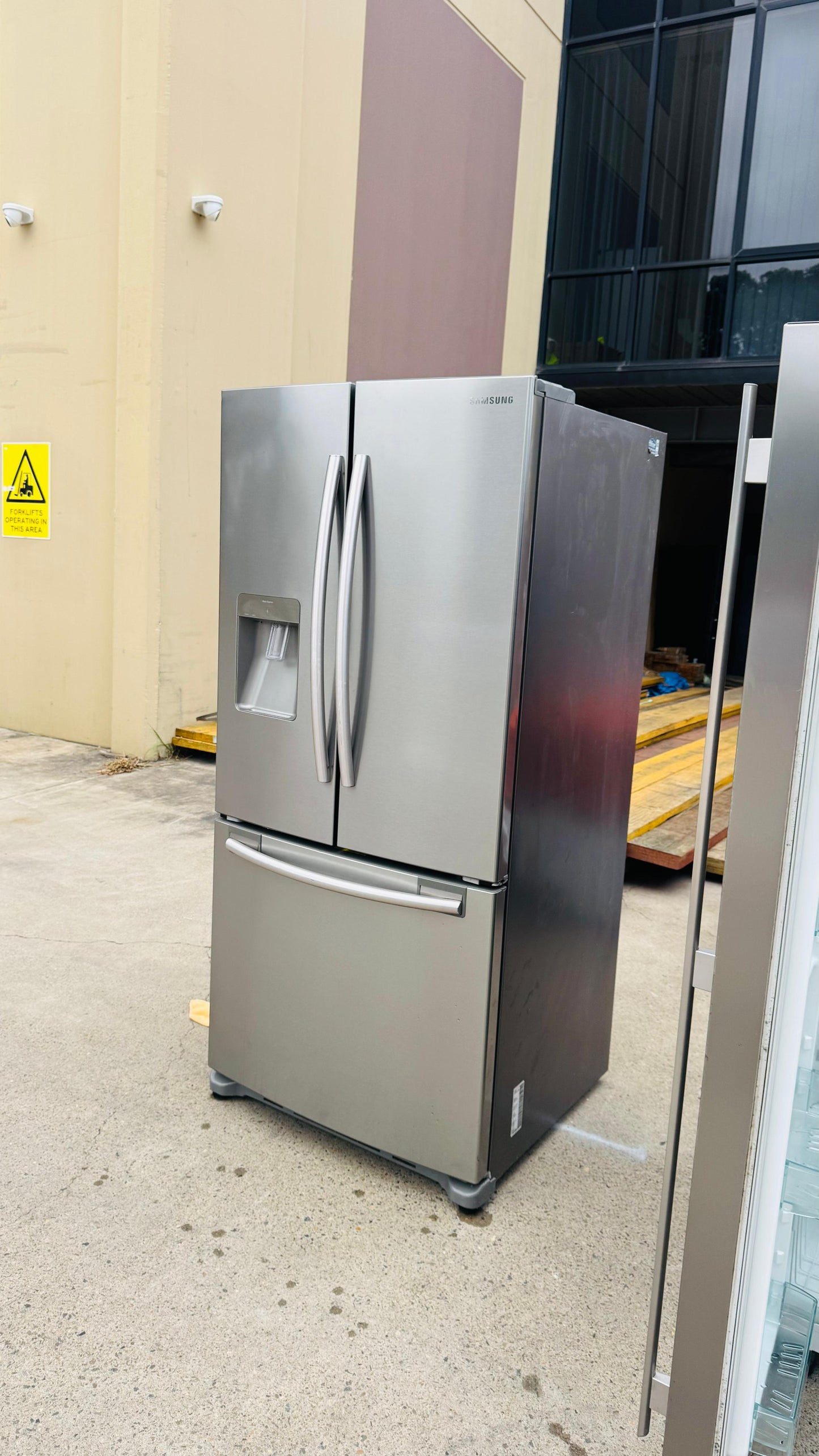 SAMSUNG 579 LITRES FRENCH DOOR FRIDGE FREEZER