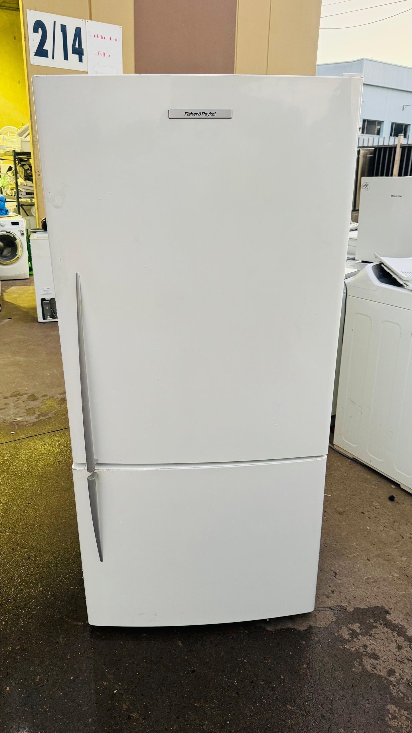 FISHER AND PAYKEL 519 LITRES FRIDGE FREEZER