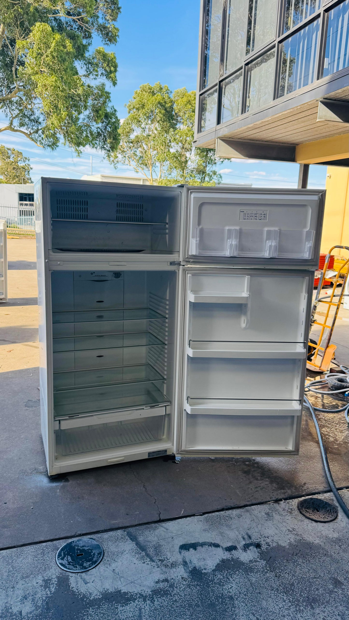 FISHER AND PAYKEL 517 LITRES FRIDGE FREEZER