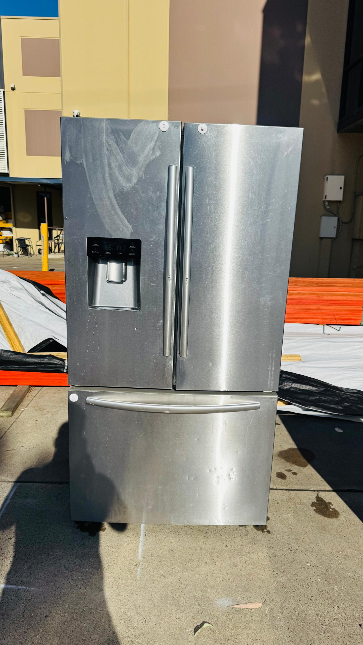 HISENSE 630 LITRES FRENCH DOOR FRIDGE FREEZER