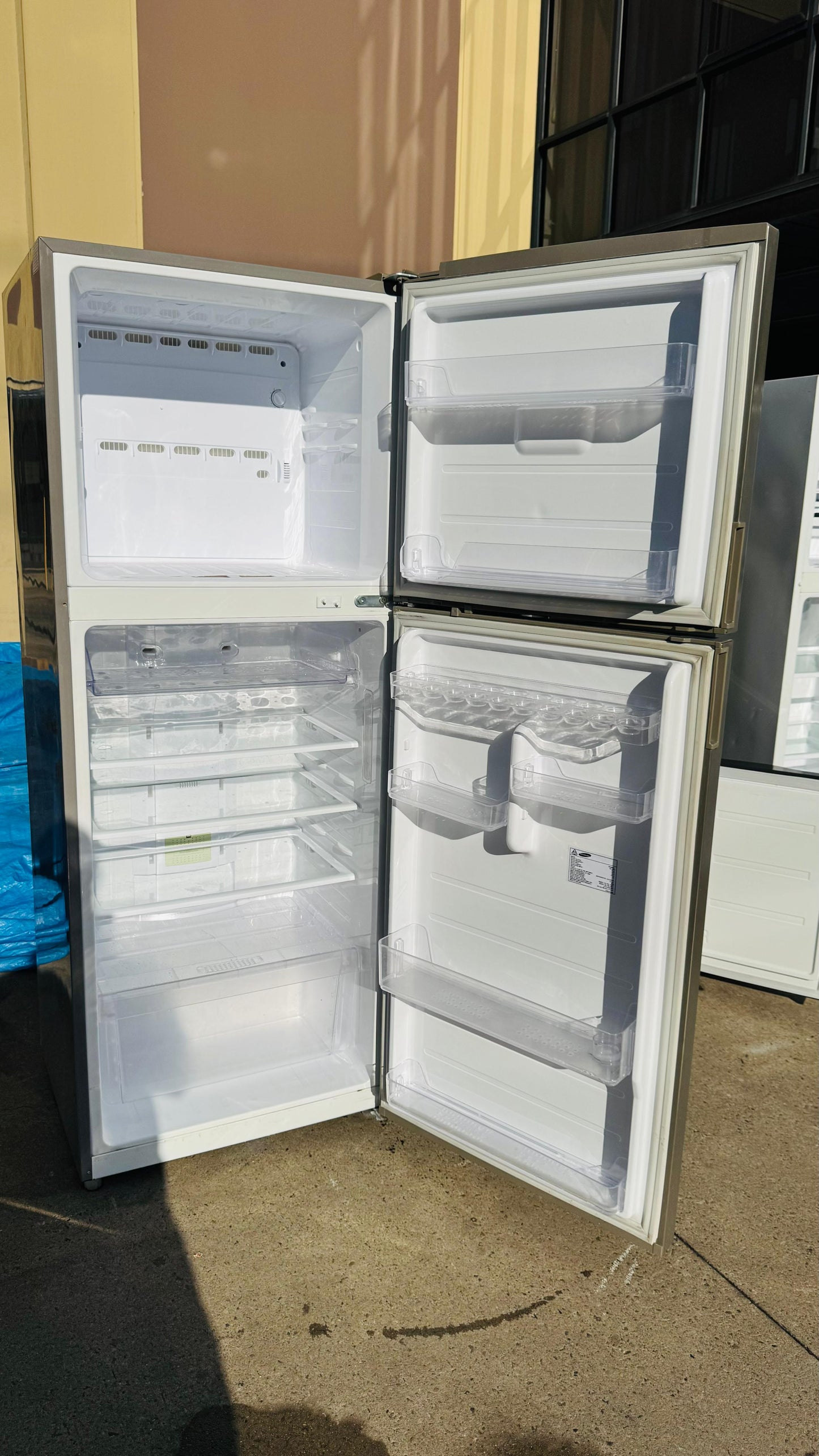 SAMSUNG 390 LITRES FRIDGE FREEZER