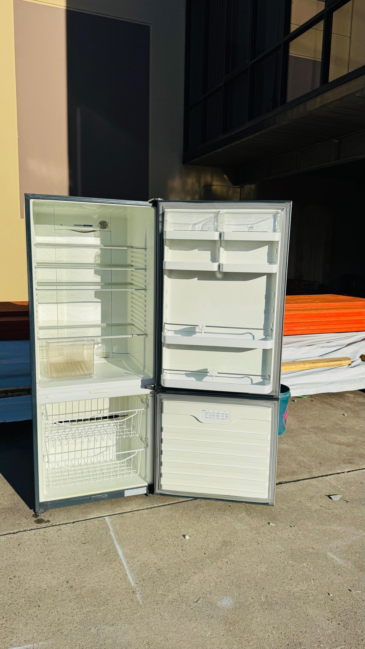 FISHER AND PAYKEL 442 LITRES FRIDGE FREEZER