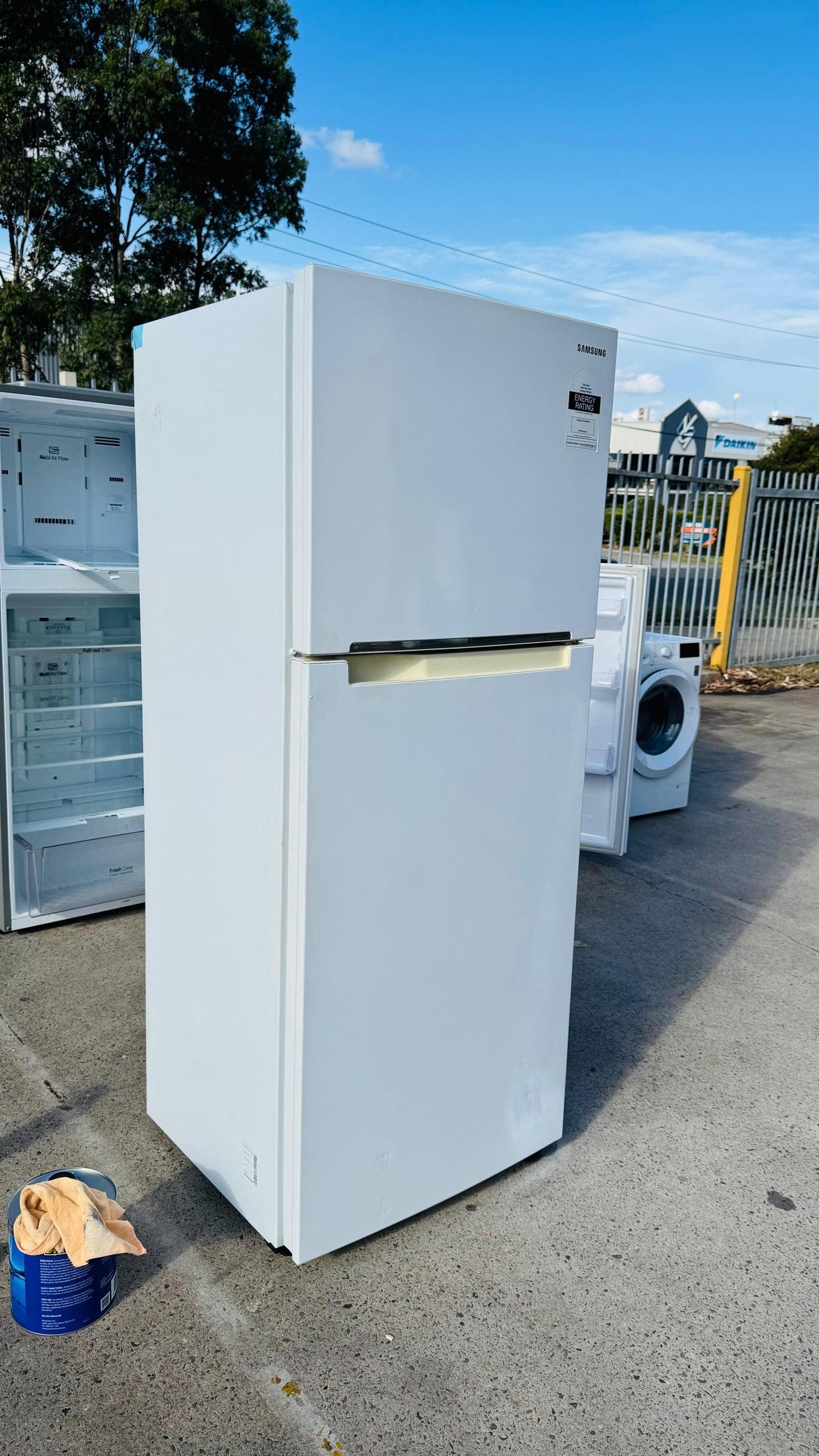 SAMSUNG 393 LITRES FRIDGE FREEZER