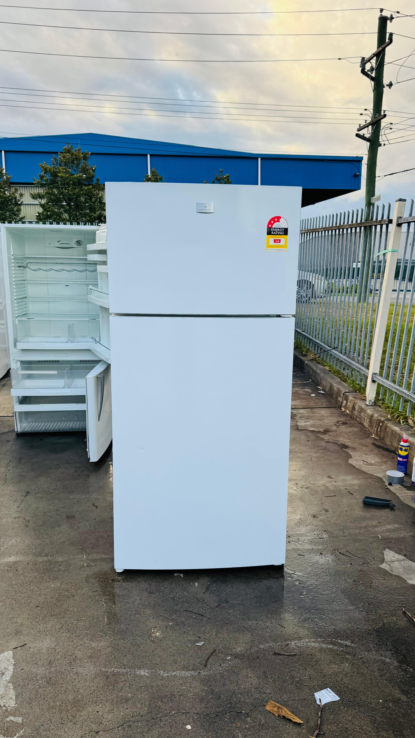 KELVINATOR 536 LITRES FRIDGE FREEZER