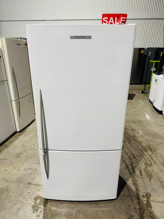 FISHER AND PAYKEL 519 LITRES FRIDGE FREEZER
