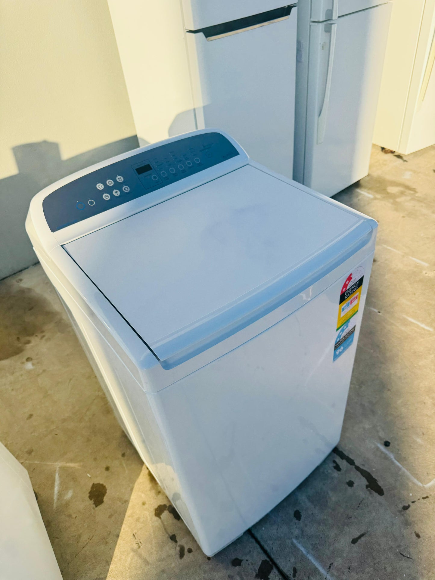 FISHER AND PAYKEL 8.5 KGS TOP LOADER WASHING MACHINE