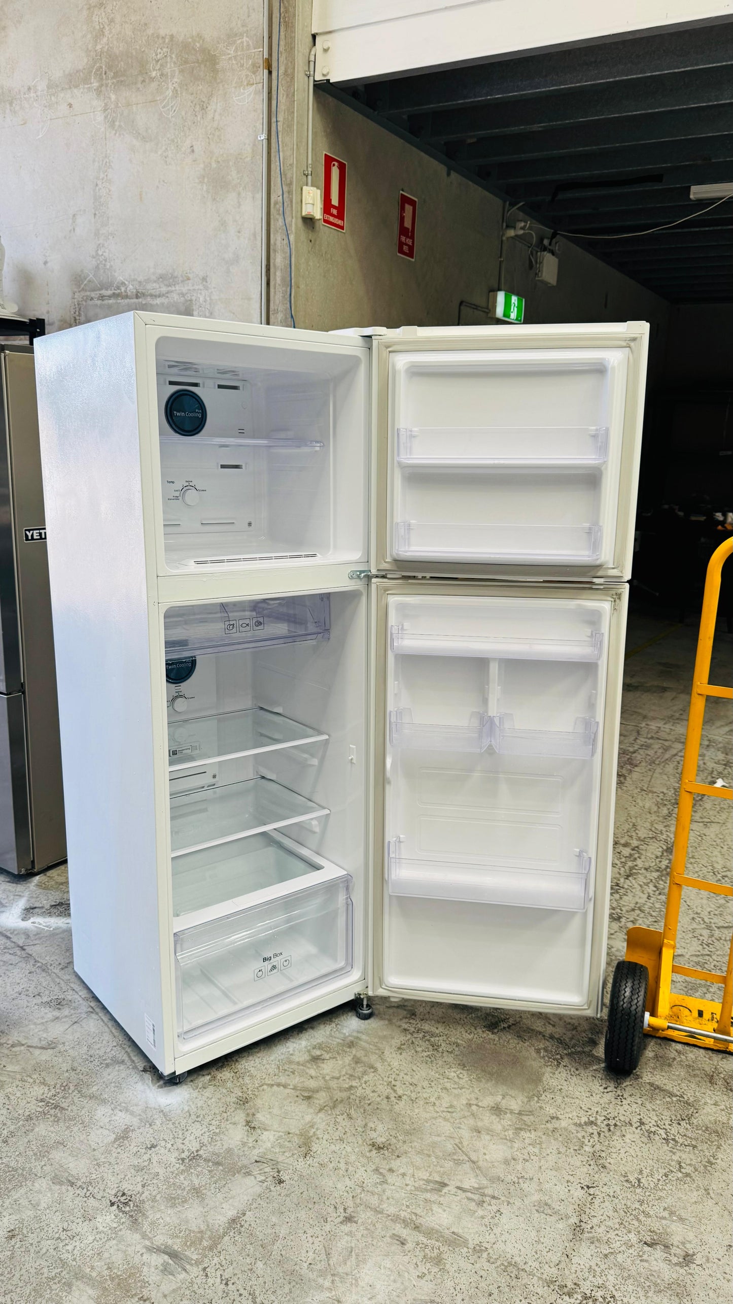 SAMSUNG 343 LITRES FRIDGE FREEZER
