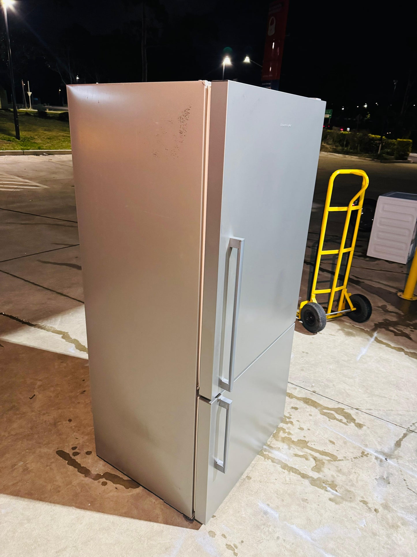 FISHER AND PAYKEL 519 LITRES FRIDGE FREEZER