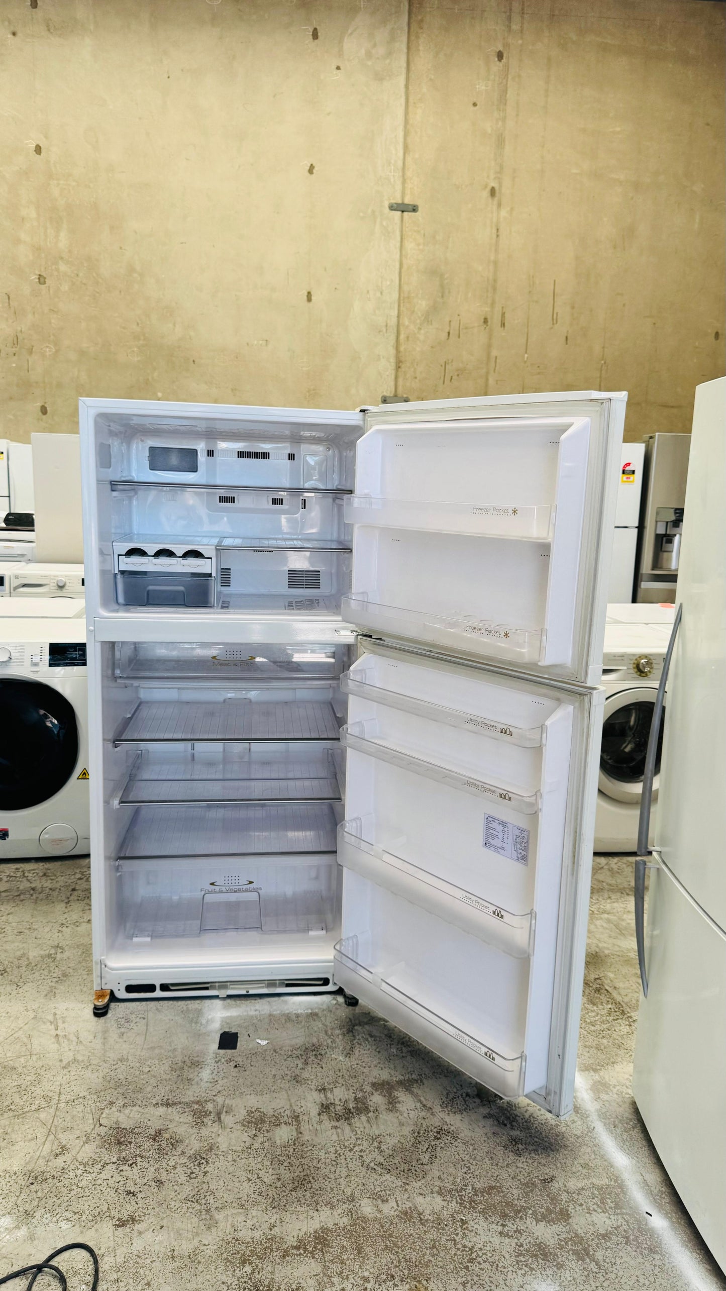 MITSUBUSHI 508 LITRES FRIDGE FREEZER