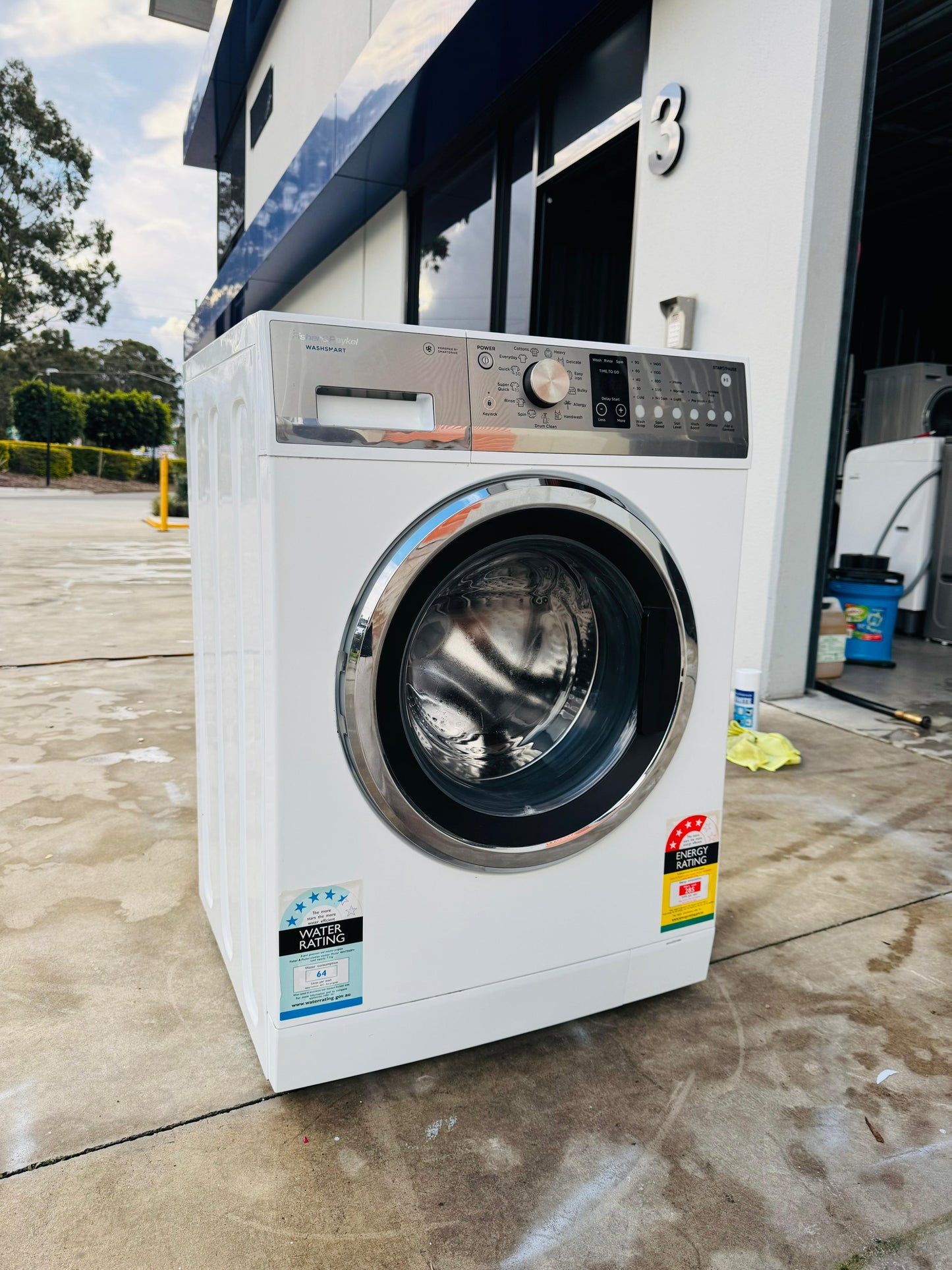 FISHER AND PAYKEL 7.5 KGS FRONT LOADER WASHING MACHINE