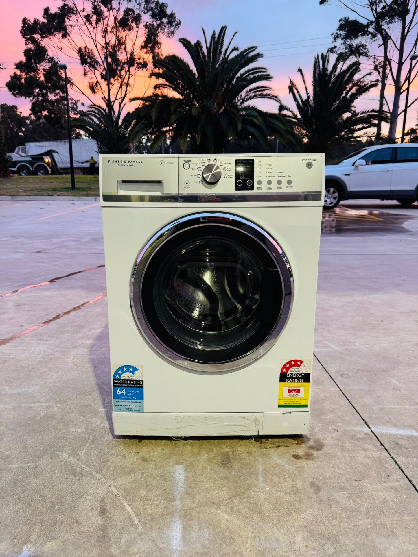 FISHER AND PAYKEL 7.5KGS FRONT LOADER WASHING MACHINE