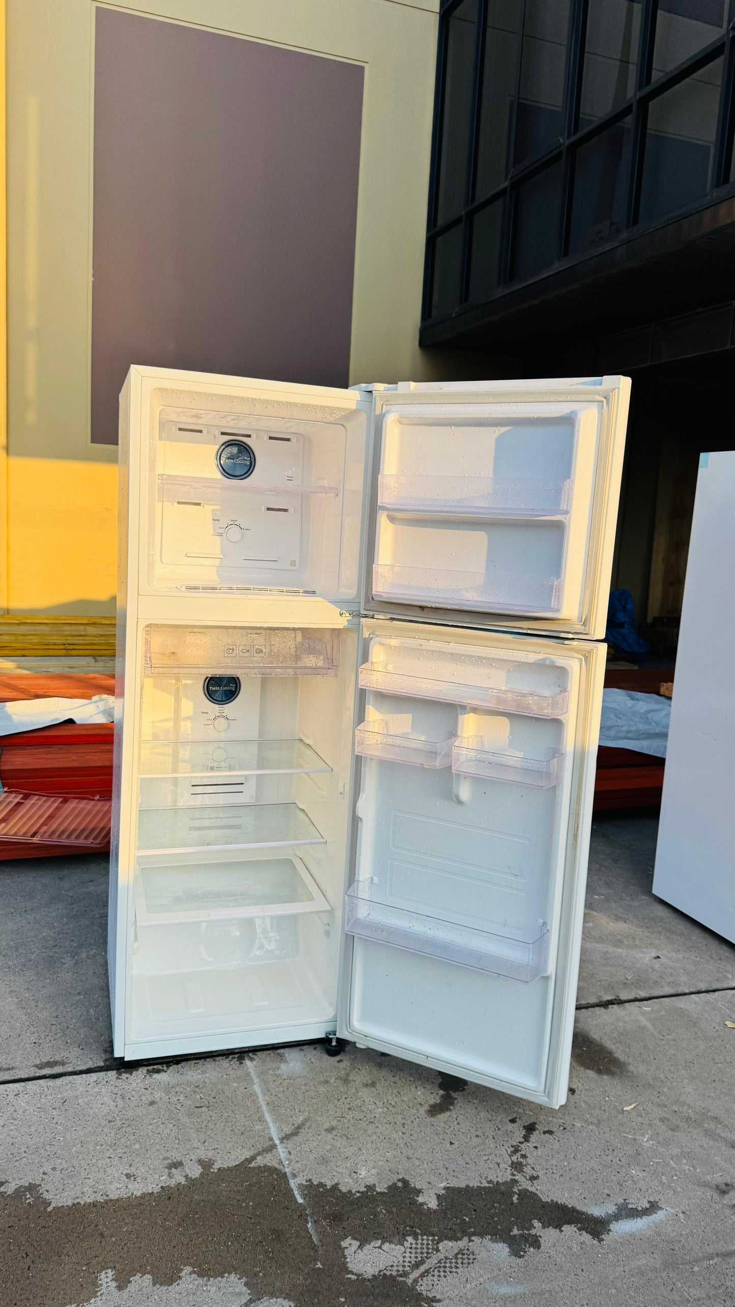 SAMSUNG 343 LITRES FRIDGE FREEZER