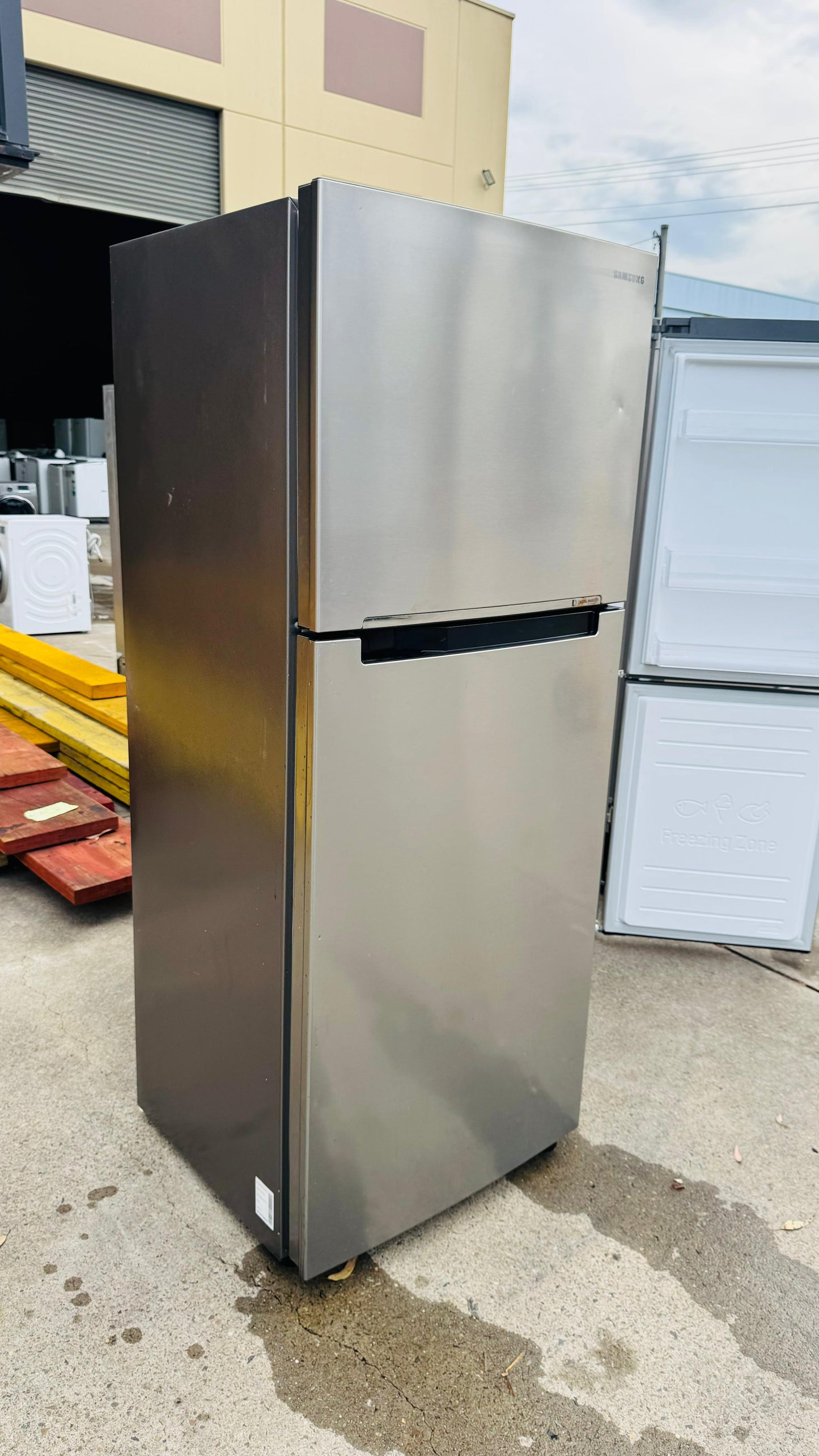 SAMSUNG 393 LITRES FRIDGE FREEZER