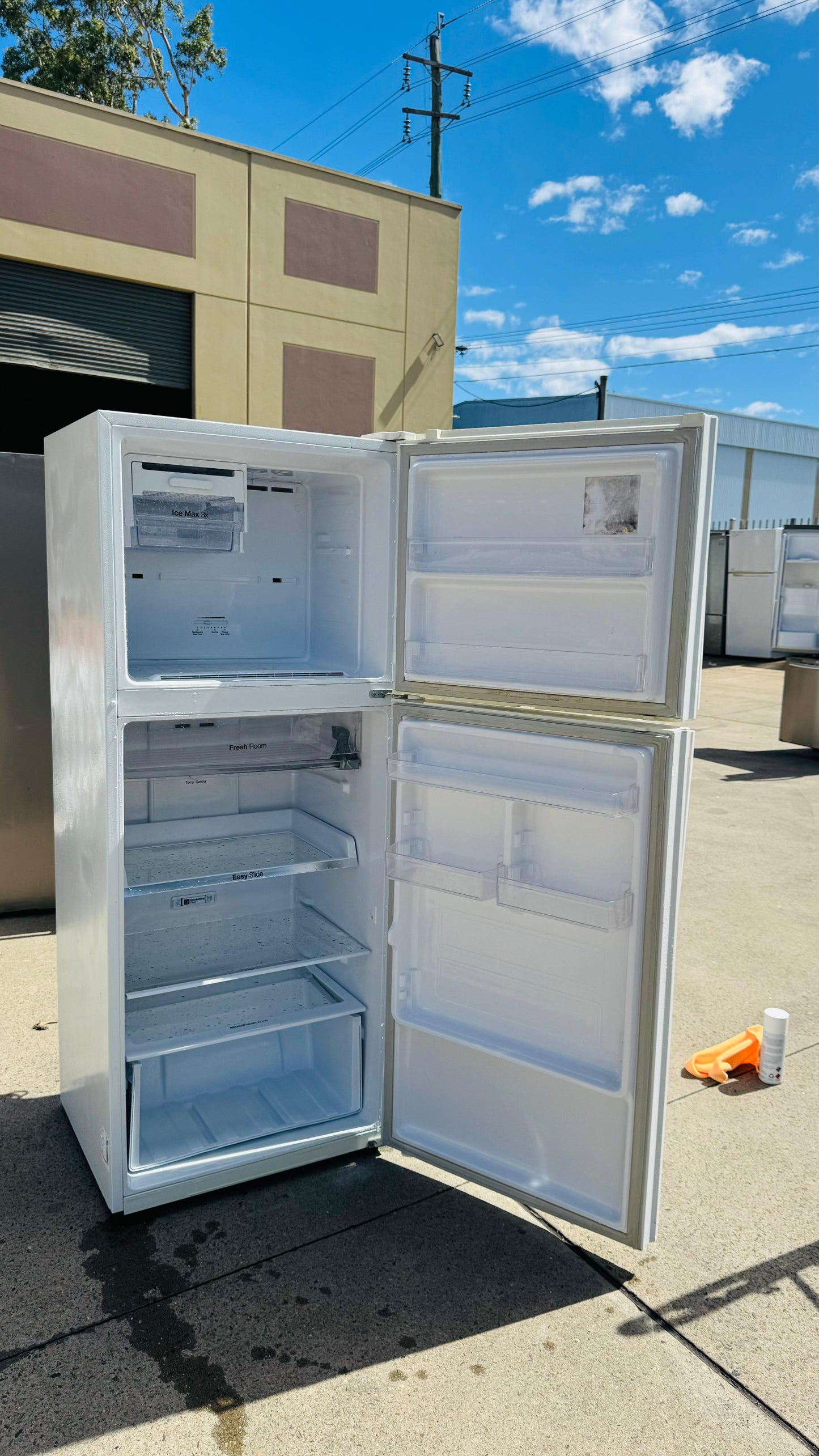 SAMSUNG 393 LITRES FRIDGE FREEZER