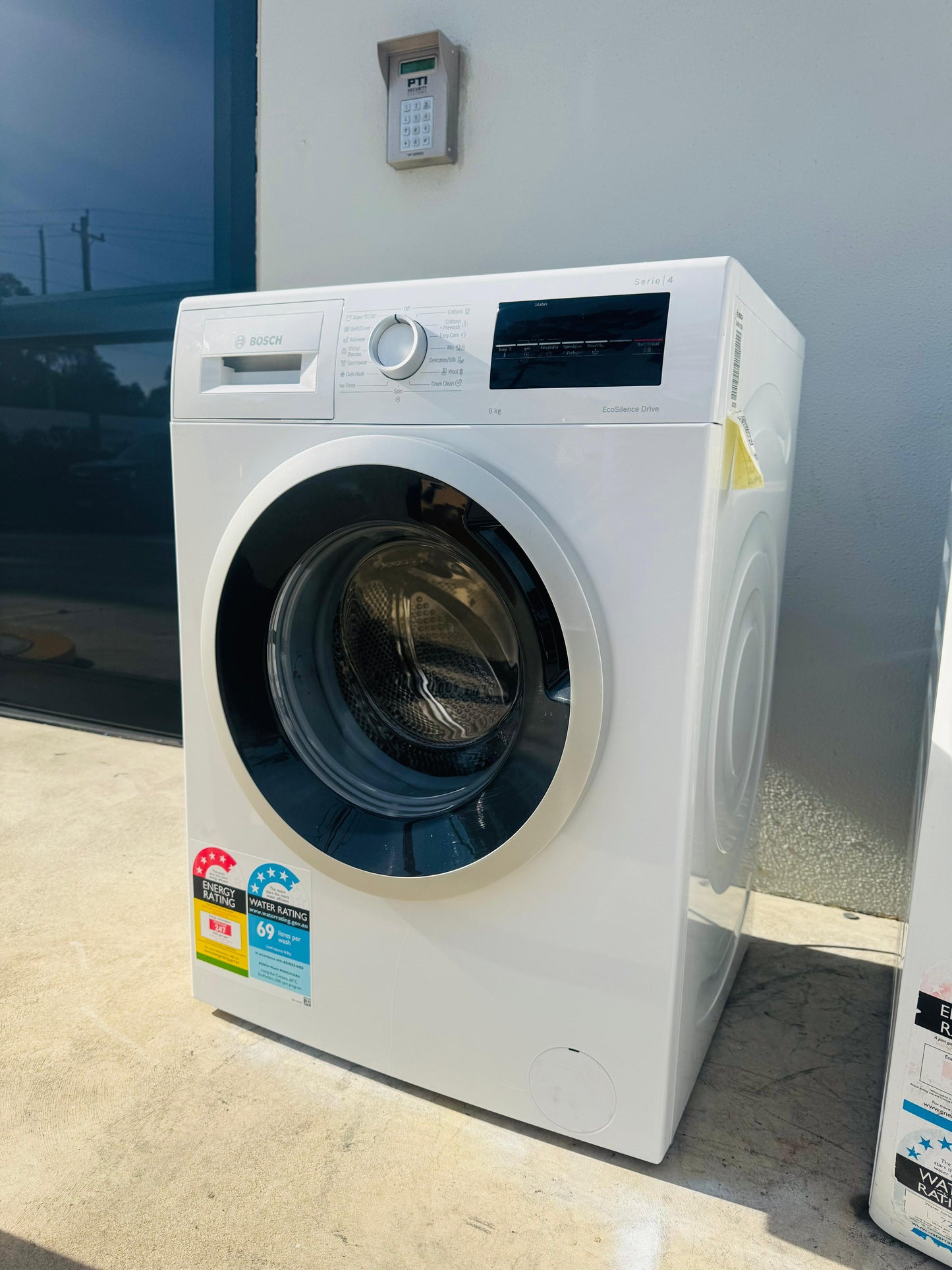 BOSCH 8KGS FRONT LOADER WASHING MACHINE