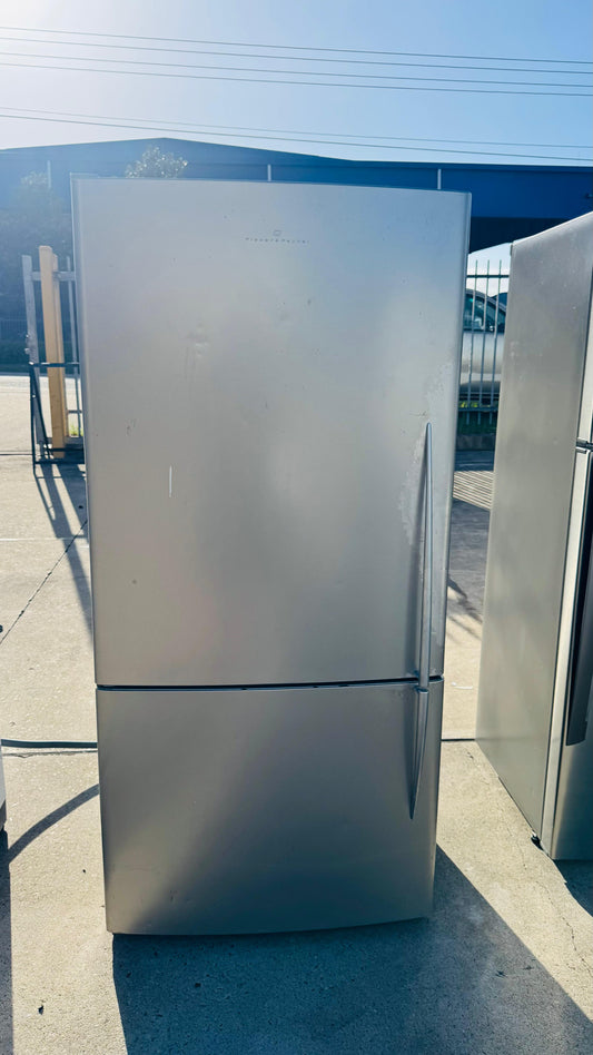 FISHER AND PAYKEL 519 LITRES FRIDGE FREEZER