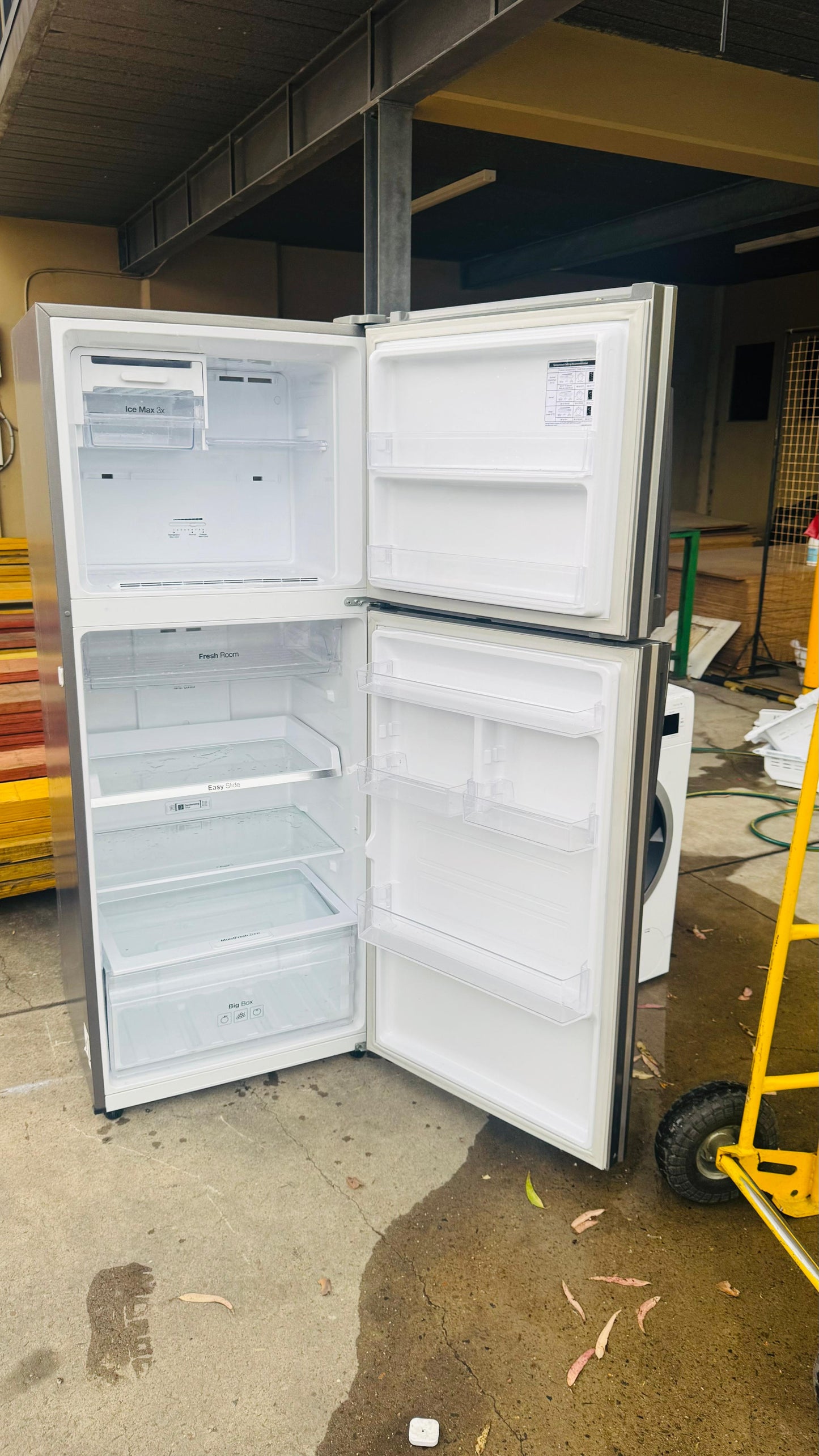 SAMSUNG 393 LITRES FRIDGE FREEZER