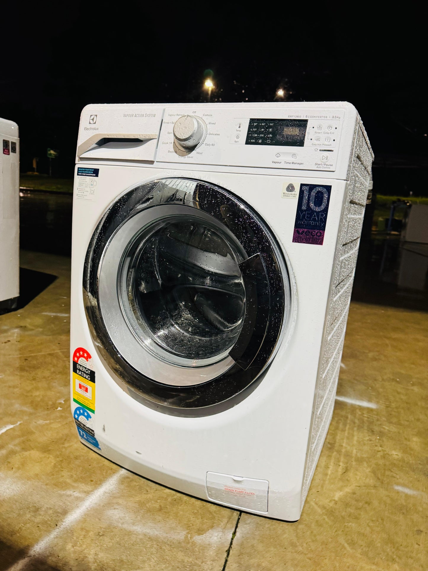 ELECTRLOUX 8.5KGS FRONT LOADER WASHING MACHINE